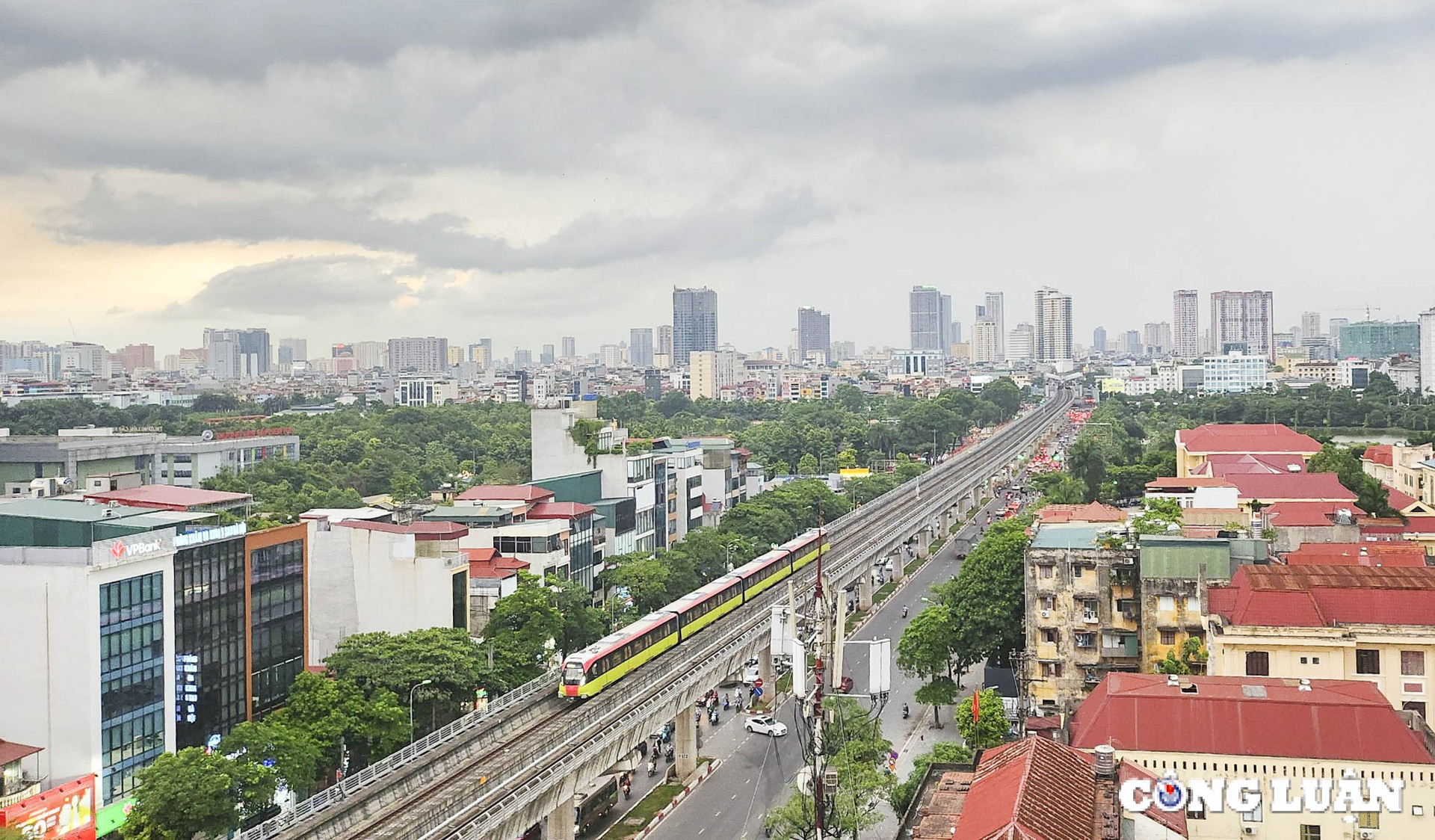 metro nhon  ga ha noi da bat dau don khach hinh 1