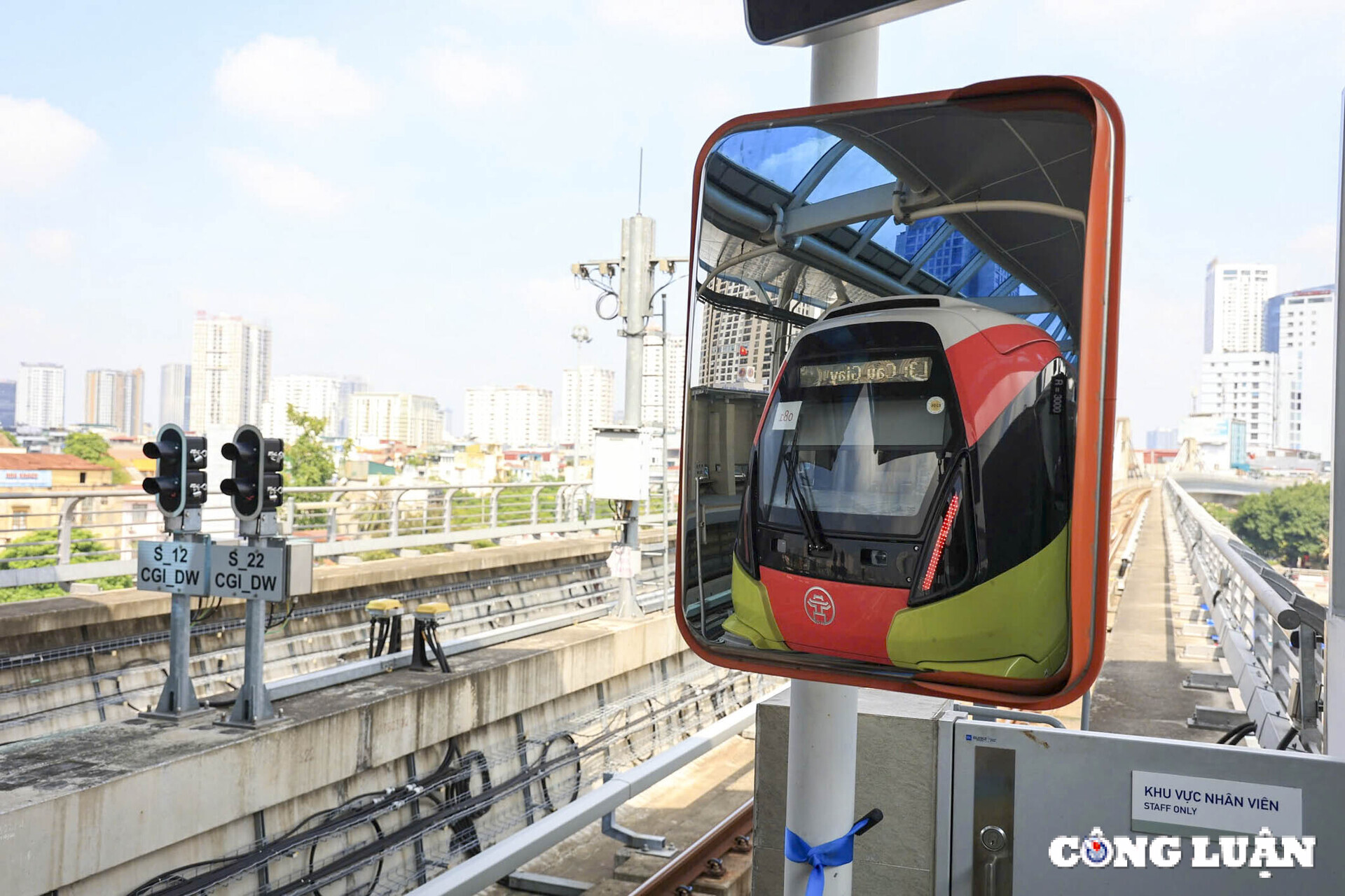 metro nhon  ga ha noi da bat dau don khach hinh 5