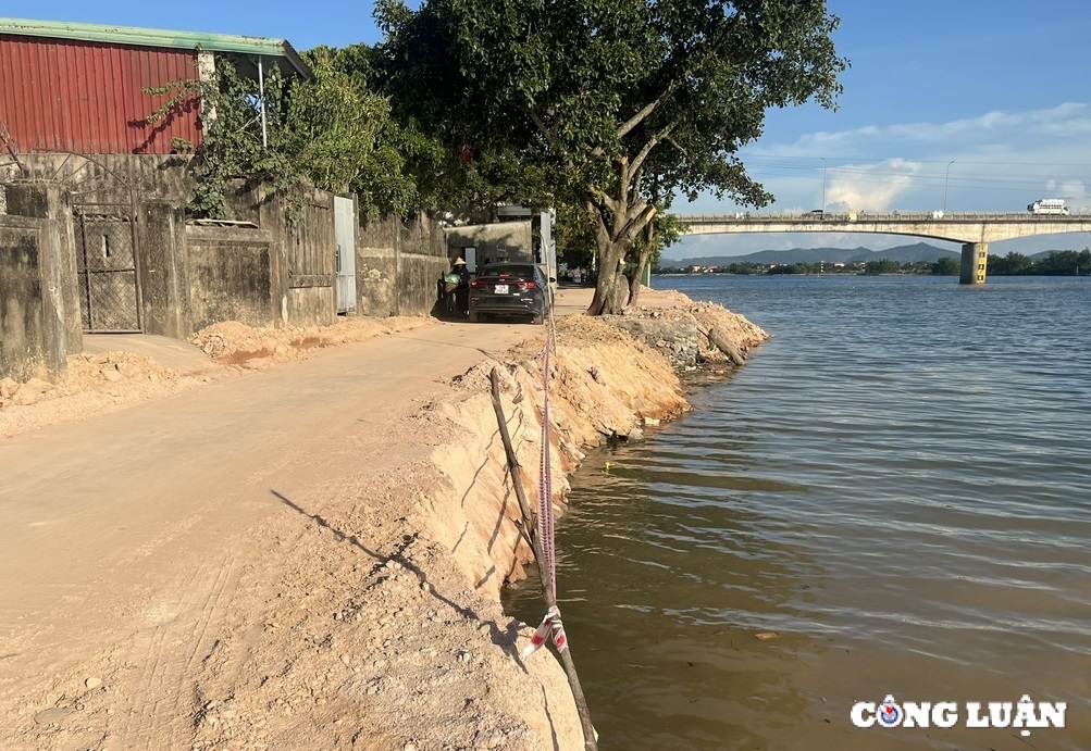 quang binh dau hieu thi cong au mat an toan giao thong tai du an duong ket hop ke xa quang thanh hinh 5