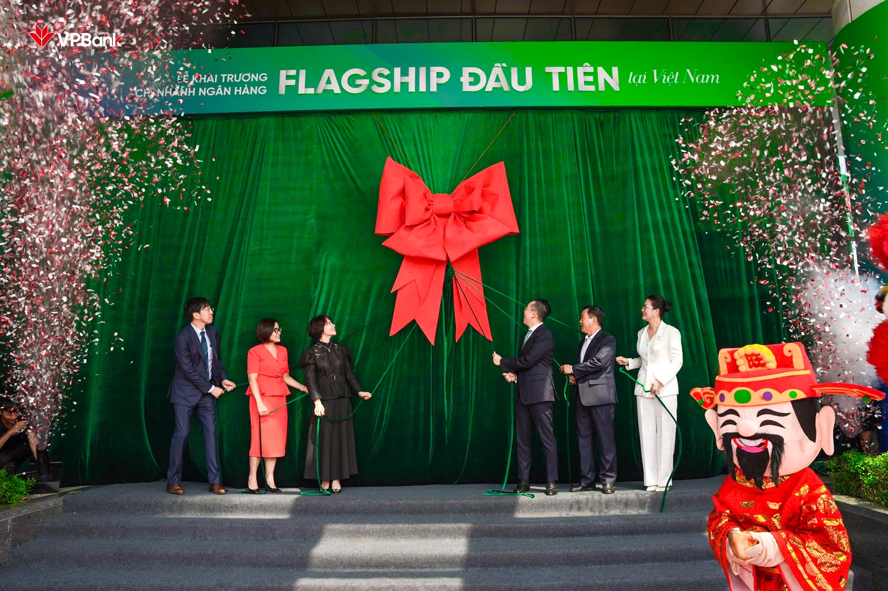 vpbank choi lon voi chi nhanh flagship dau tien tai viet nam hinh 1