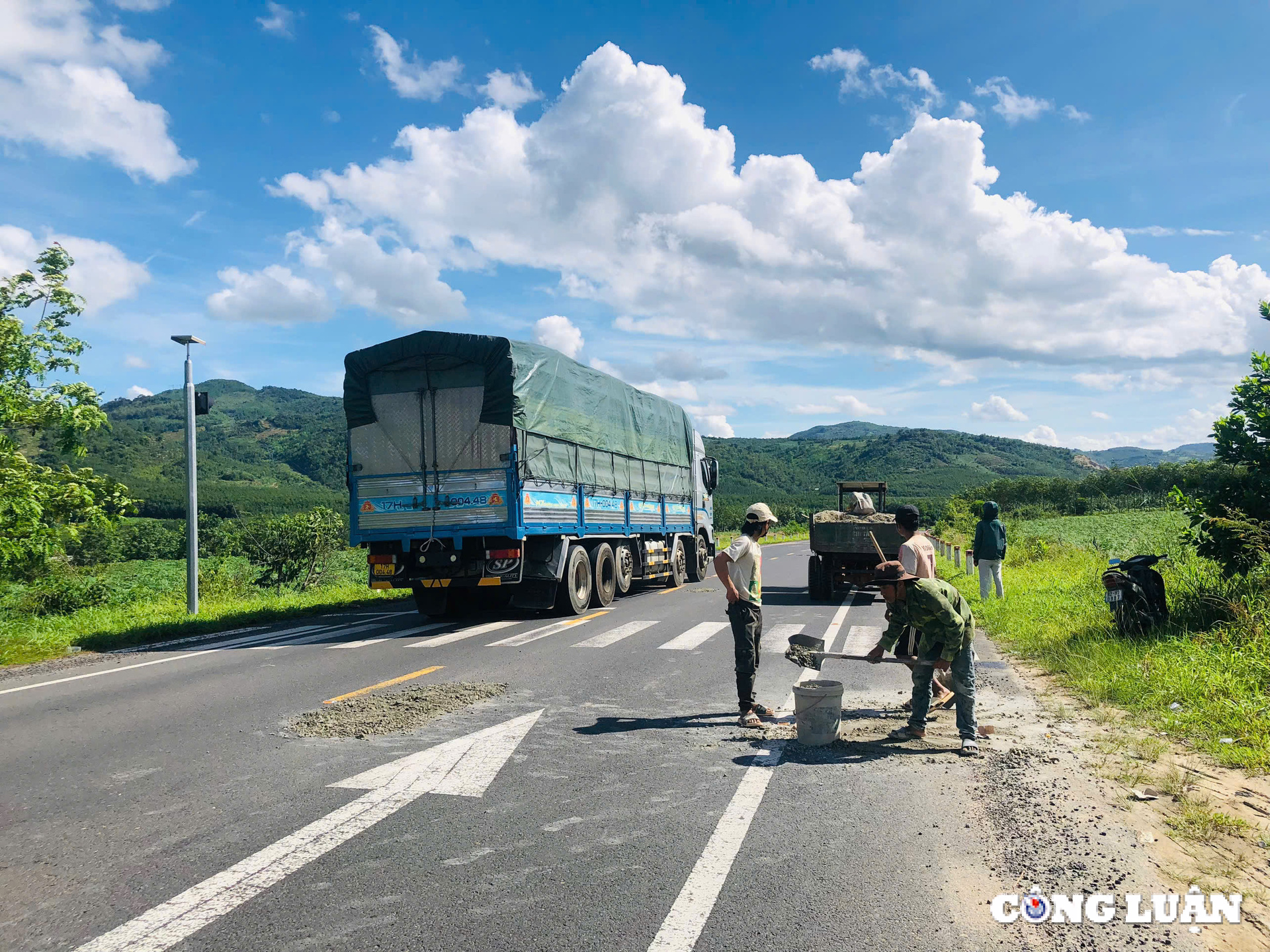 kon tum sut lun hu hong nghiem trong tren tuyen duong nghin ty chua het thoi gian bao hanh hinh 9