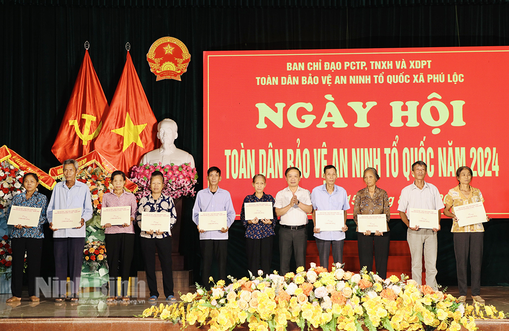 pho truong ban thuong truc ban dan van trung uong du ngay hoi toan dan bao ve an ninh to quoc tai ninh binh hinh 3