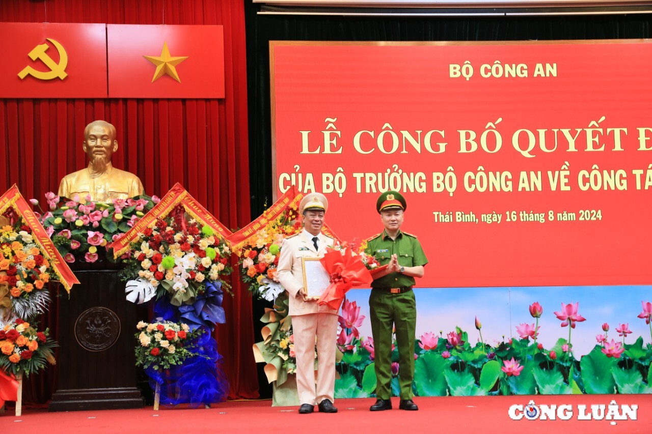 cong bo quyet dinh bo nhiem giam doc cong an tinh thai binh hinh 1