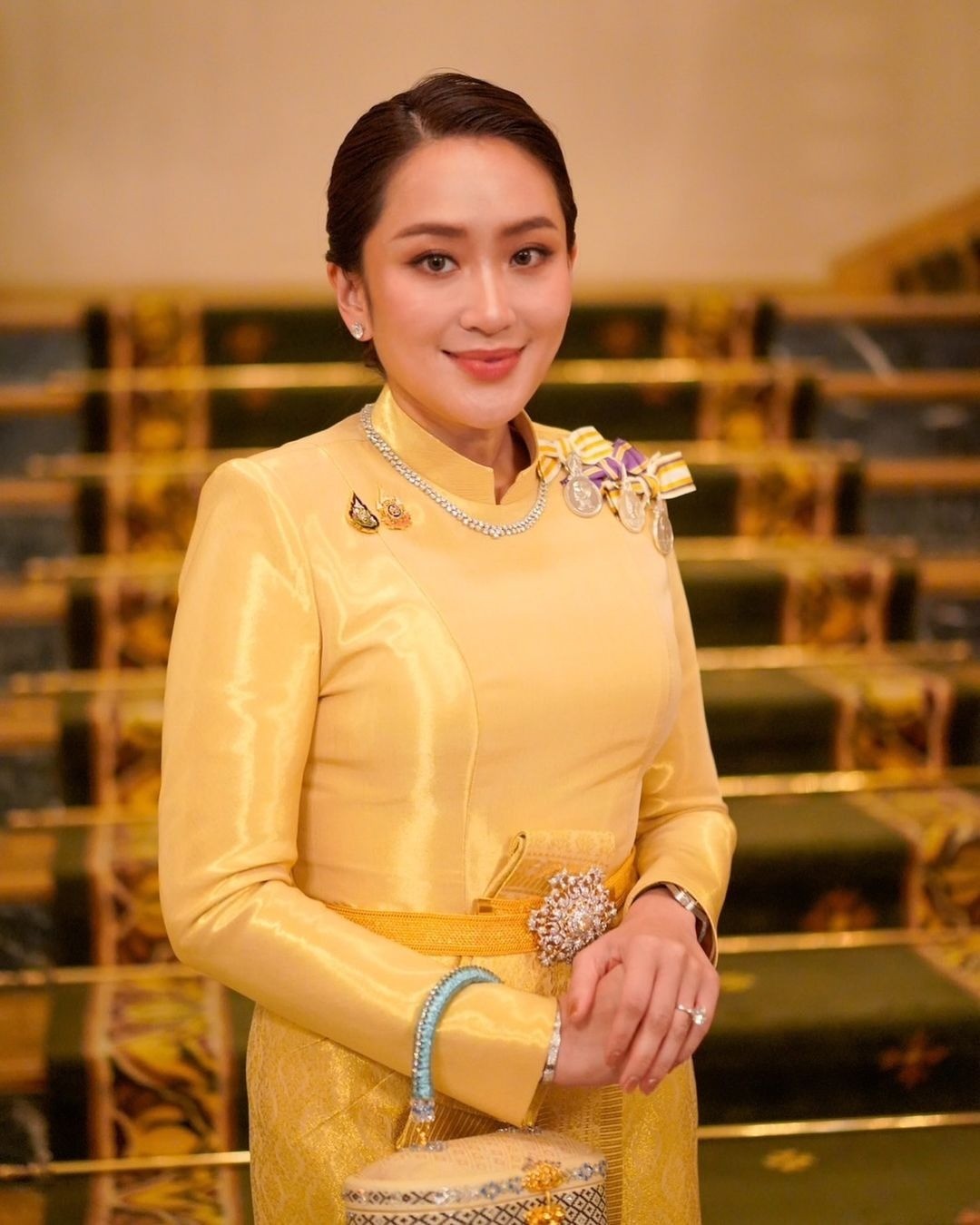 thoi trang an tuong cua nu thu tuong tre nhat thai lan hinh 2