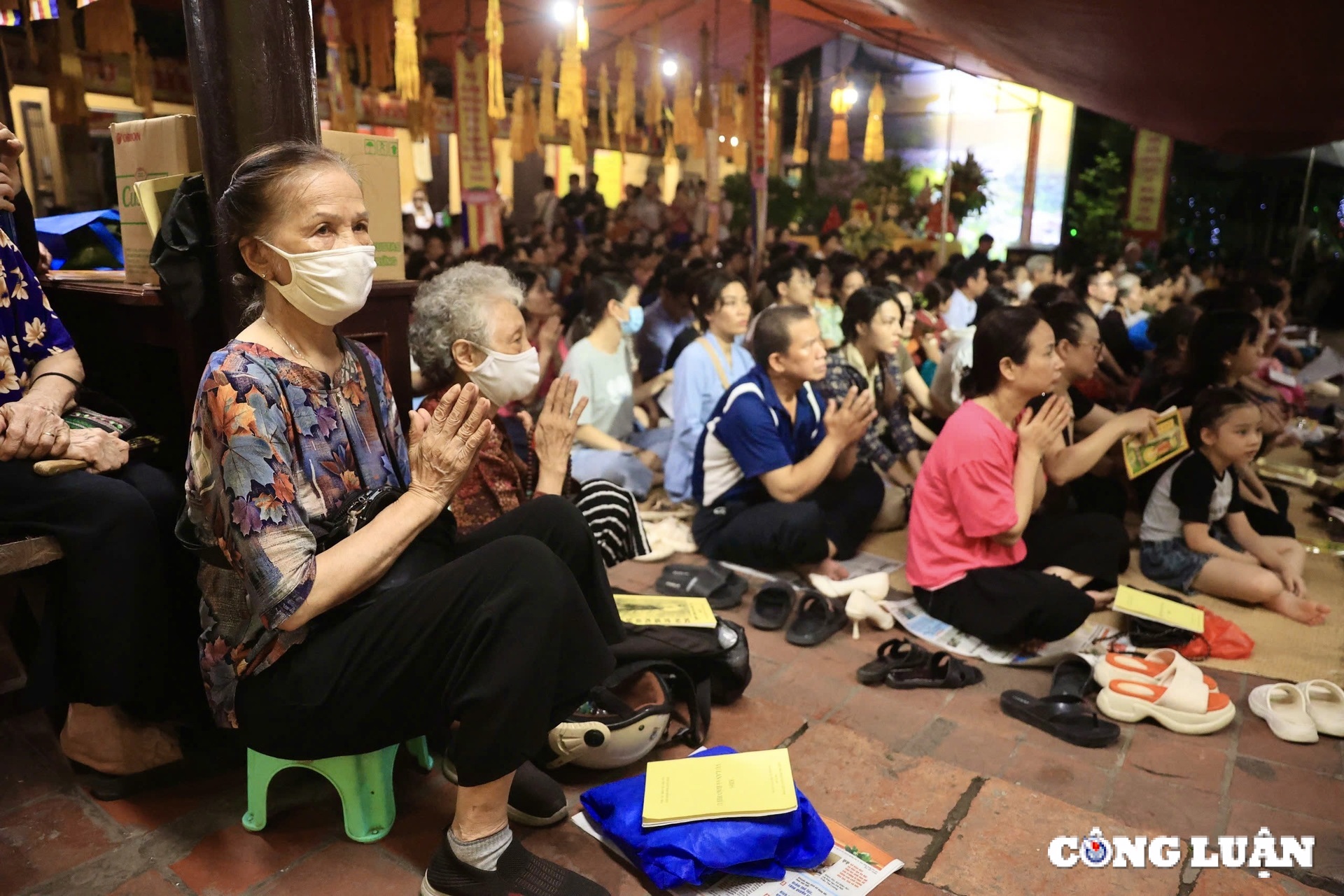 ha noi hang tram nguoi dan do ve chua phuc khanh tung kinh lam le vu lan hinh 4