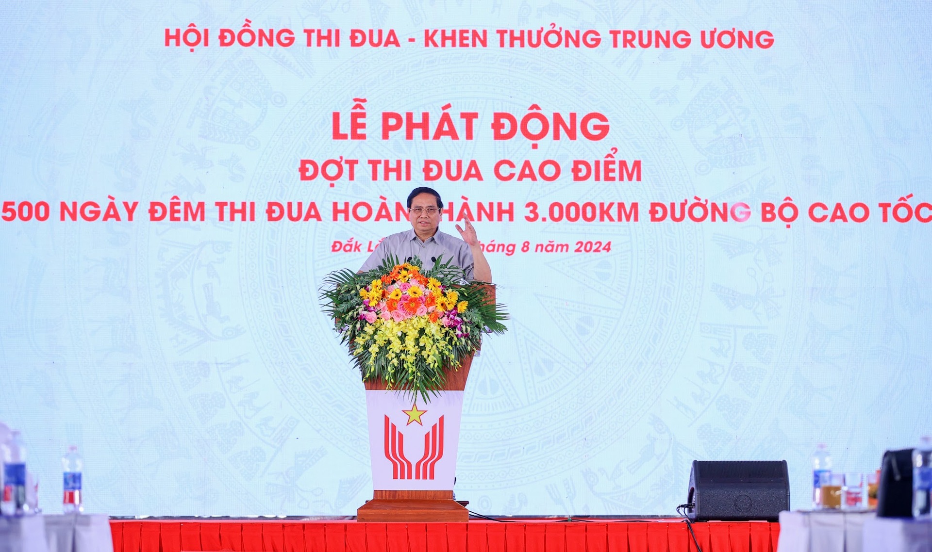 thi dua cao diem 500 ngay dem thi dua hoan thanh 3000 km duong bo cao toc hinh 2