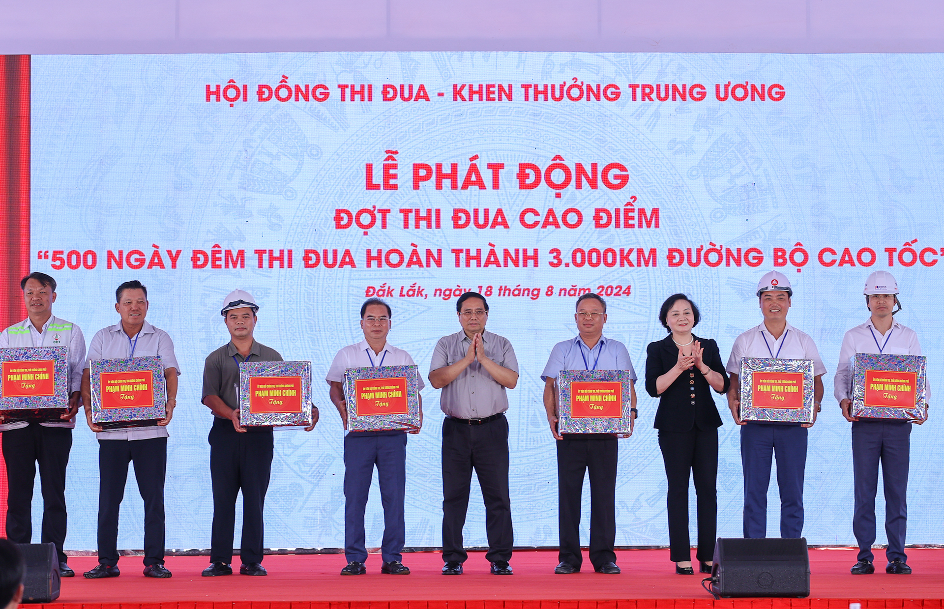 thi dua cao diem 500 ngay dem thi dua hoan thanh 3000 km duong bo cao toc hinh 3