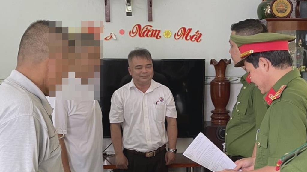 nguyen chu tich va ke toan ubnd phuong o dong nai bi khoi to vi gay that thoat ngan sach hinh 1