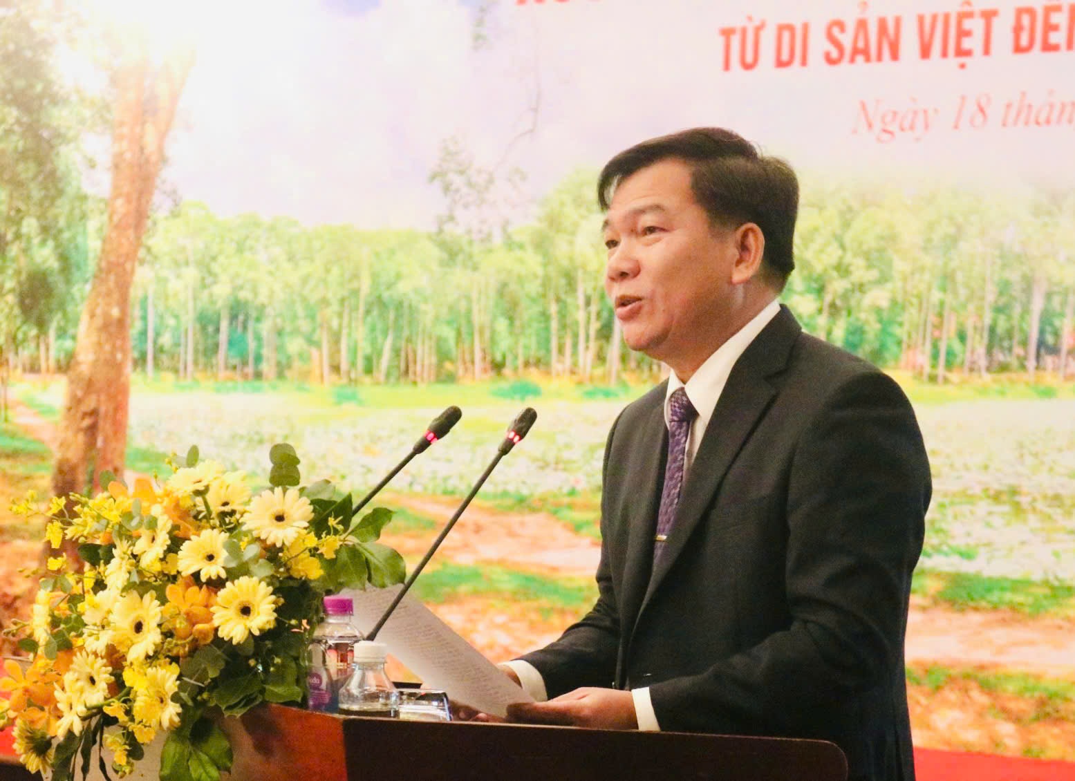 tra vinh quang ba du lich tai tp hcm khai pha tiem nang mien dat phuc hinh 1