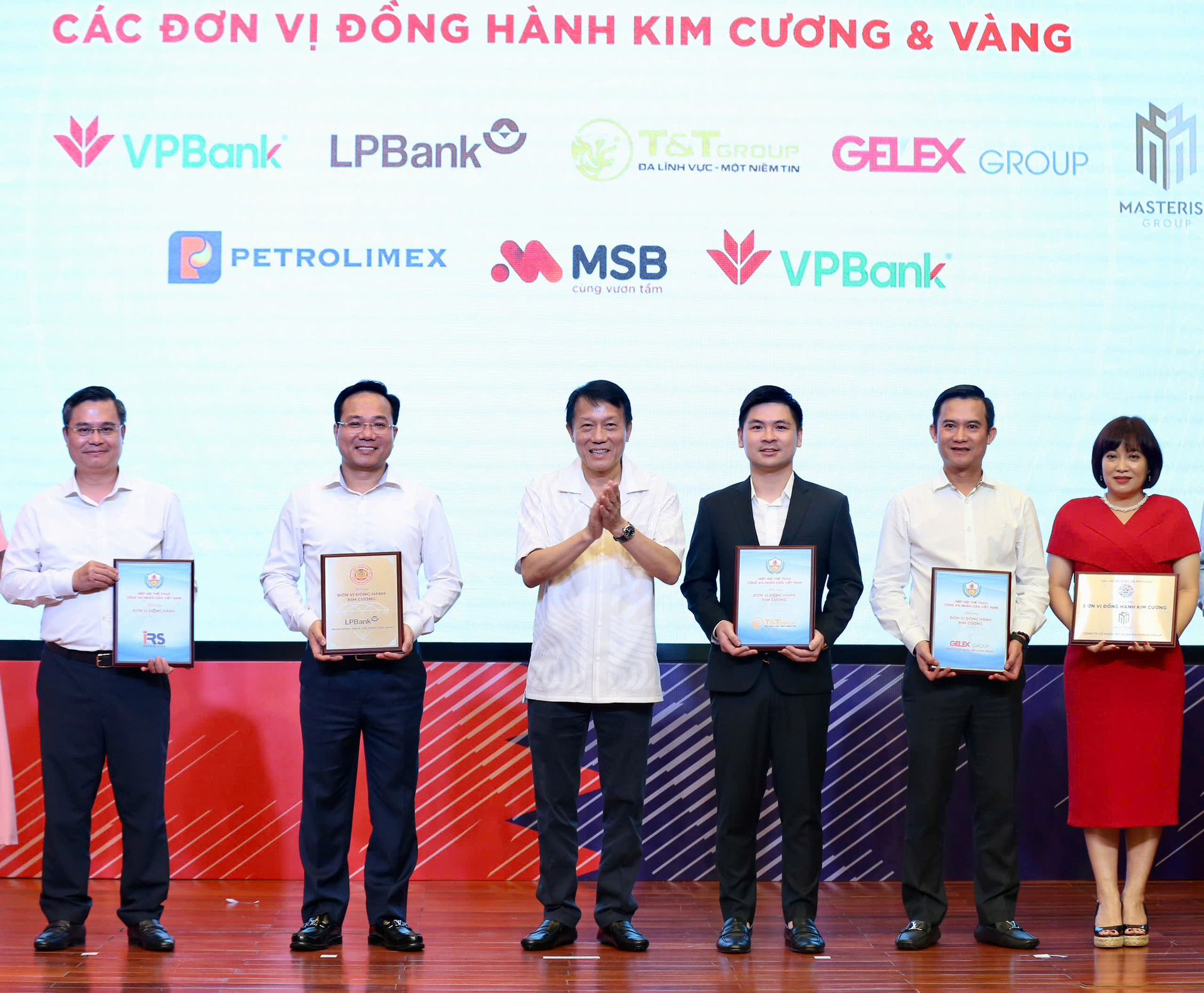 dong gop hieu qua cho the thao cong an nhan dan tap doan tt group duoc vinh danh hinh 1