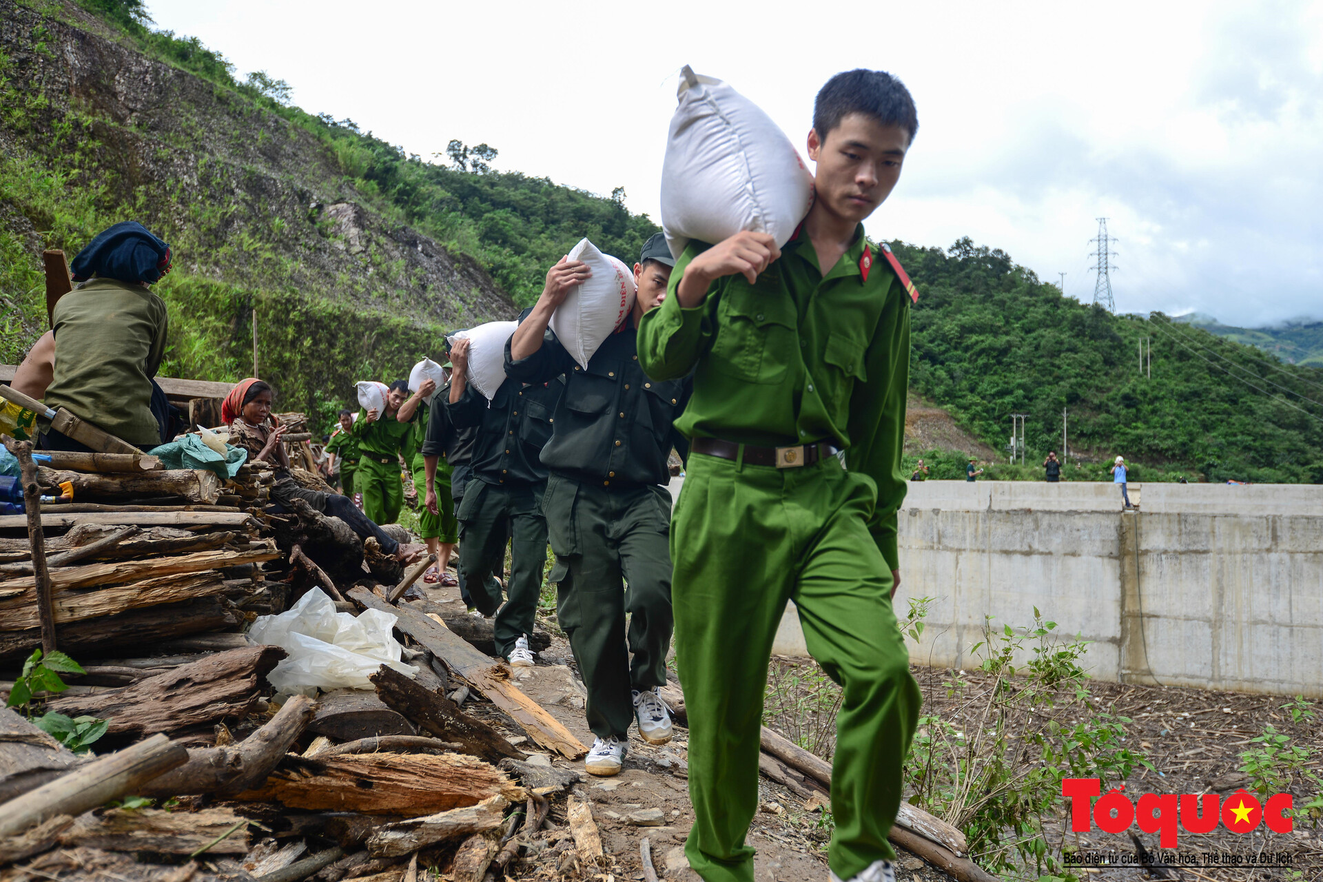 Báo chí đã và đang là cầu nối quan trọng giữa Công an nhân dân với quần chúng nhân dân