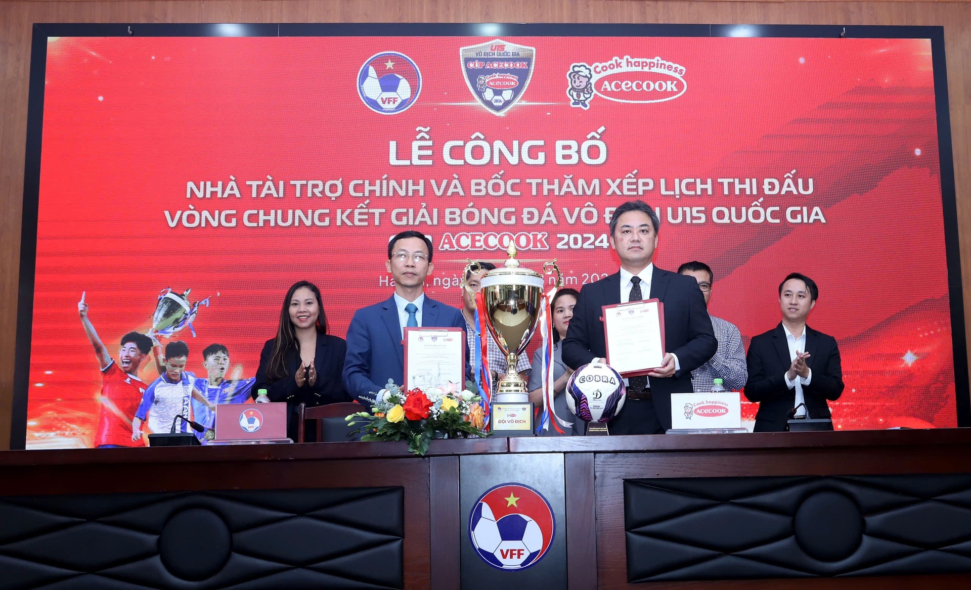 le cong bo nha tai tro chinh giai bong da vo dich u15 quoc gia  cup acecook 2024 hinh 1