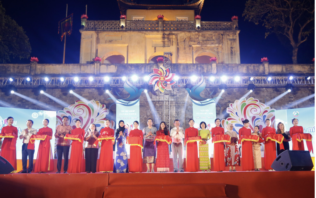 doc dao khong gian trien lam sac mau van hoa asean tai ha noi hinh 1