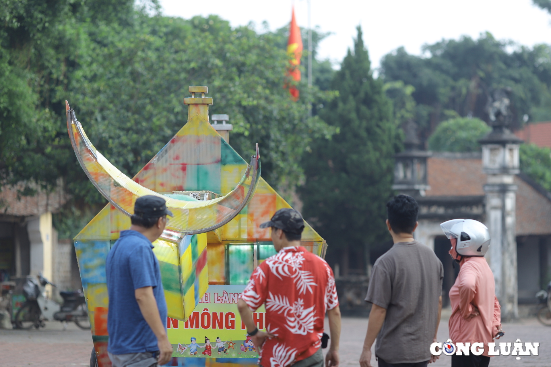 doc dao mo hinh den trung thu khong lo o lang co duong lam hinh 3