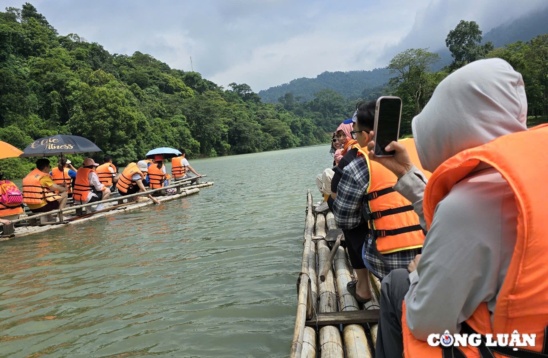 dam minh trong dieu then dan tinh tren ho na nua hinh 3