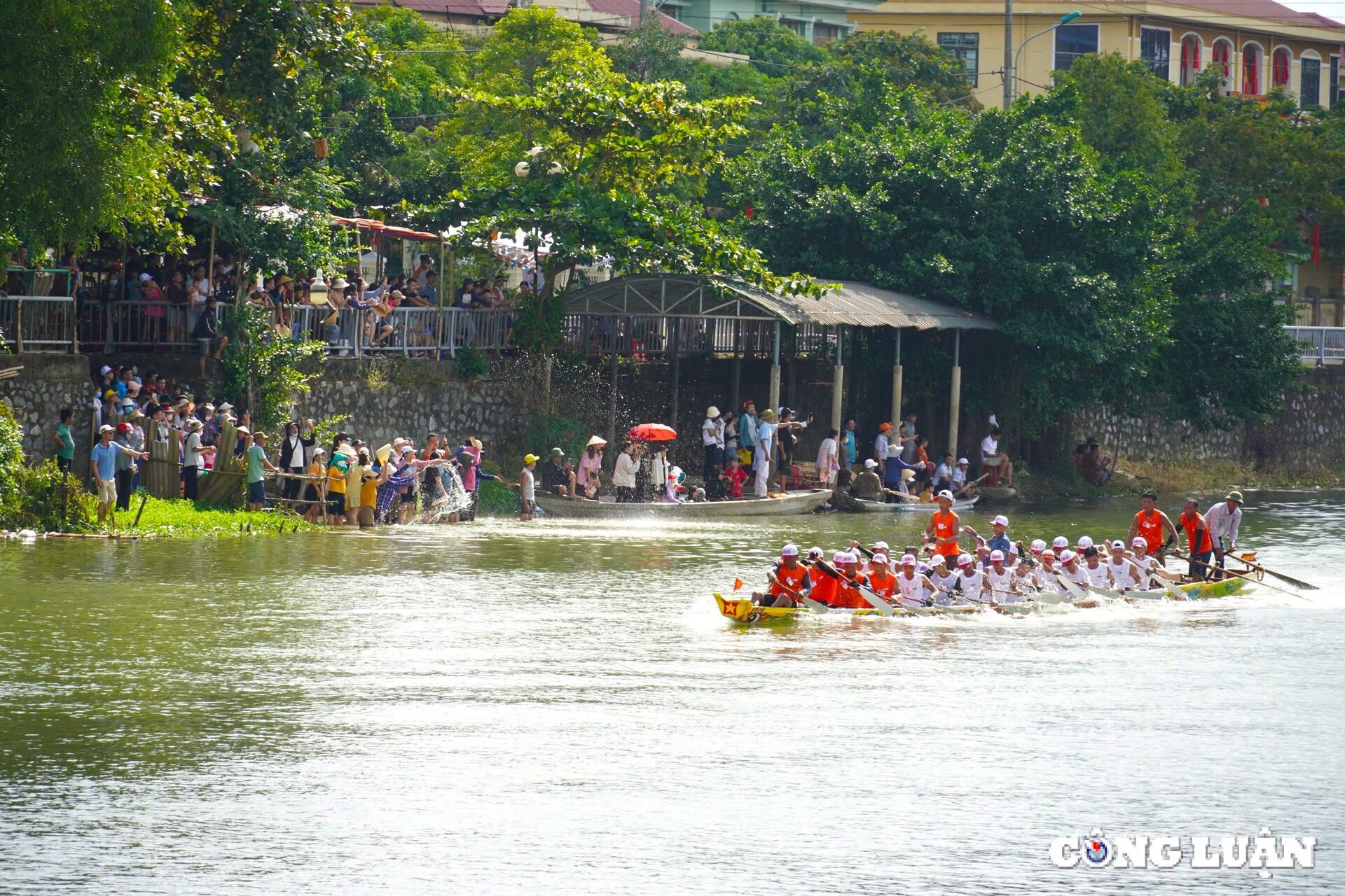 soi noi le hoi dua thuyen tren que huong dai tuong vo nguyen giap mung tet doc lap hinh 9