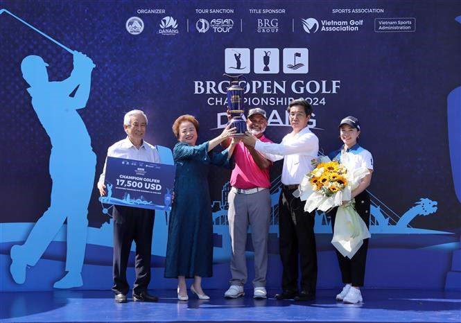 le trao giai va be mac giai brg open golf championship danang 2024 hinh 1