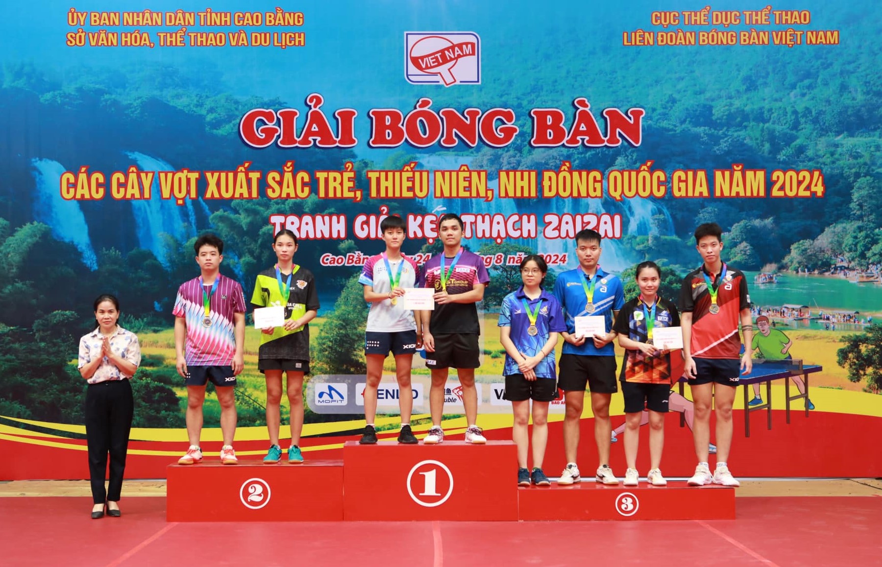 bong ban cand tt ve nhat toan doan voi 14 huy chuong vang giai tre quoc gia hinh 1