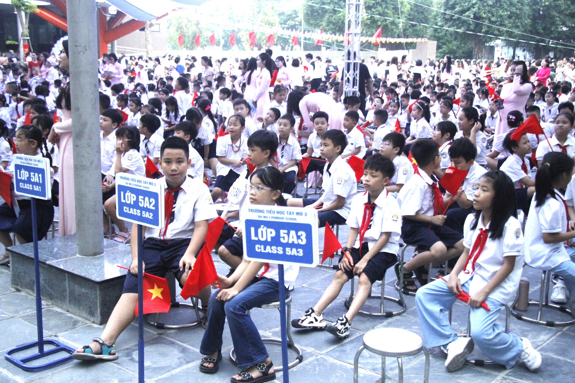 hoc sinh ha noi tung bung don chao khai giang nam hoc moi hinh 7