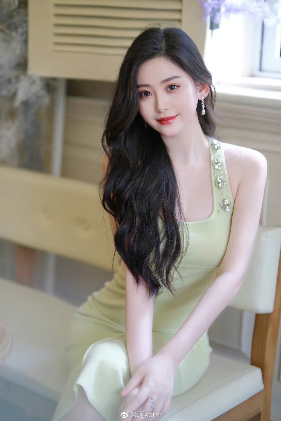 bi don lam tieu tam ban gai moi cua huynh hieu minh dap tra khon kheo hinh 2