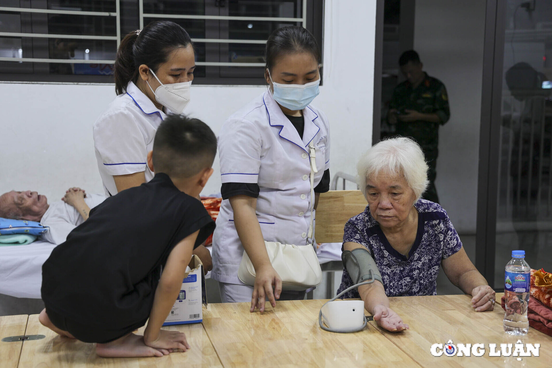 ha noi di doi 160 nguoi dan trong dem de tranh bao so 3 hinh 9