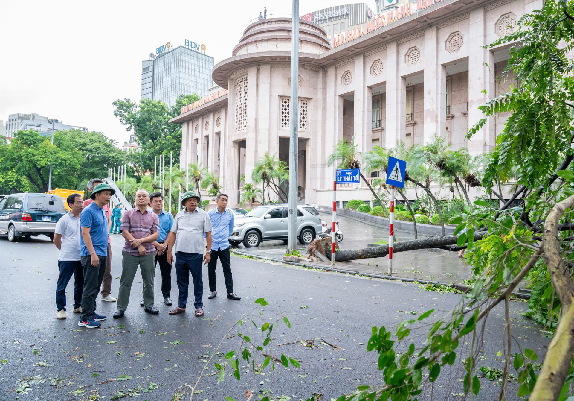 chu tich ha noi phai khoi phuc lai he thong giao thong trong ngay 8 9 hinh 1