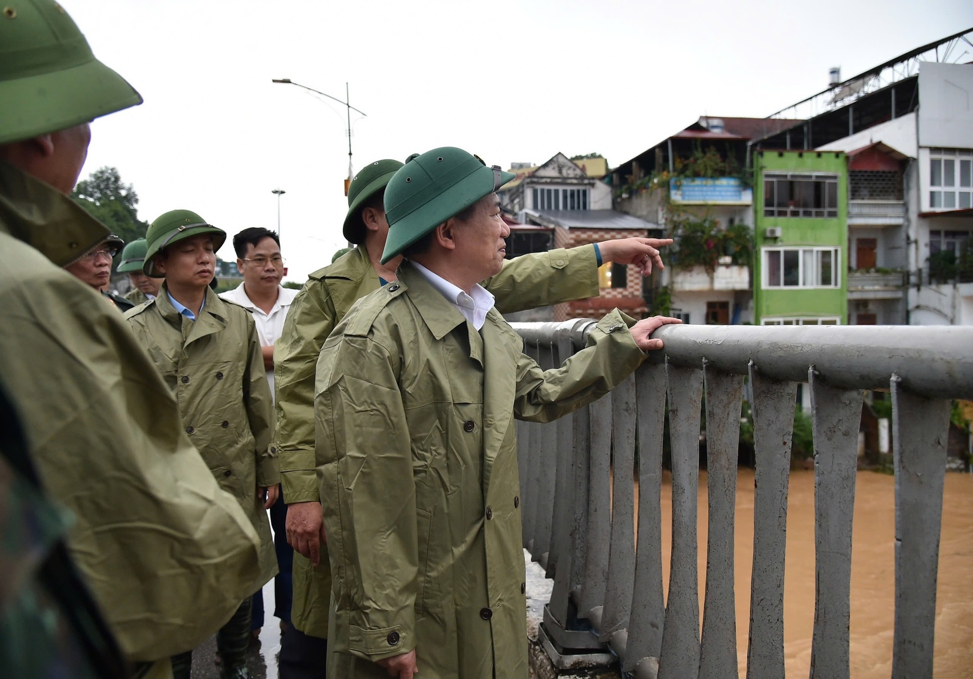 cao bang can tang cuong cac bien phap bao dam an toan khong de thiet hai them ve nguoi do mua lu hinh 1