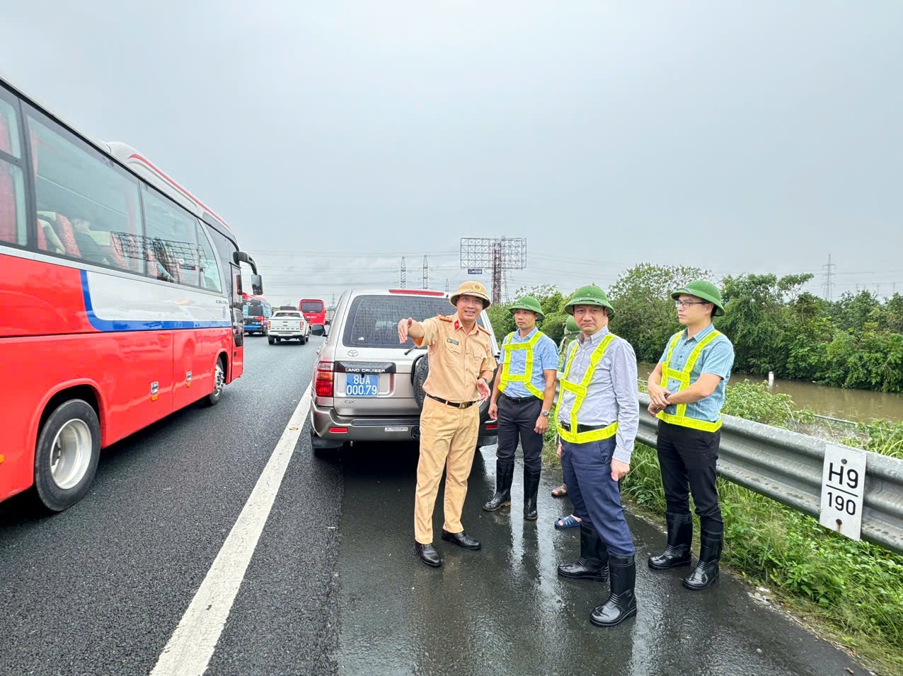 thong xe cao toc phap van cau gie giao thong tro lai binh thuong hinh 1