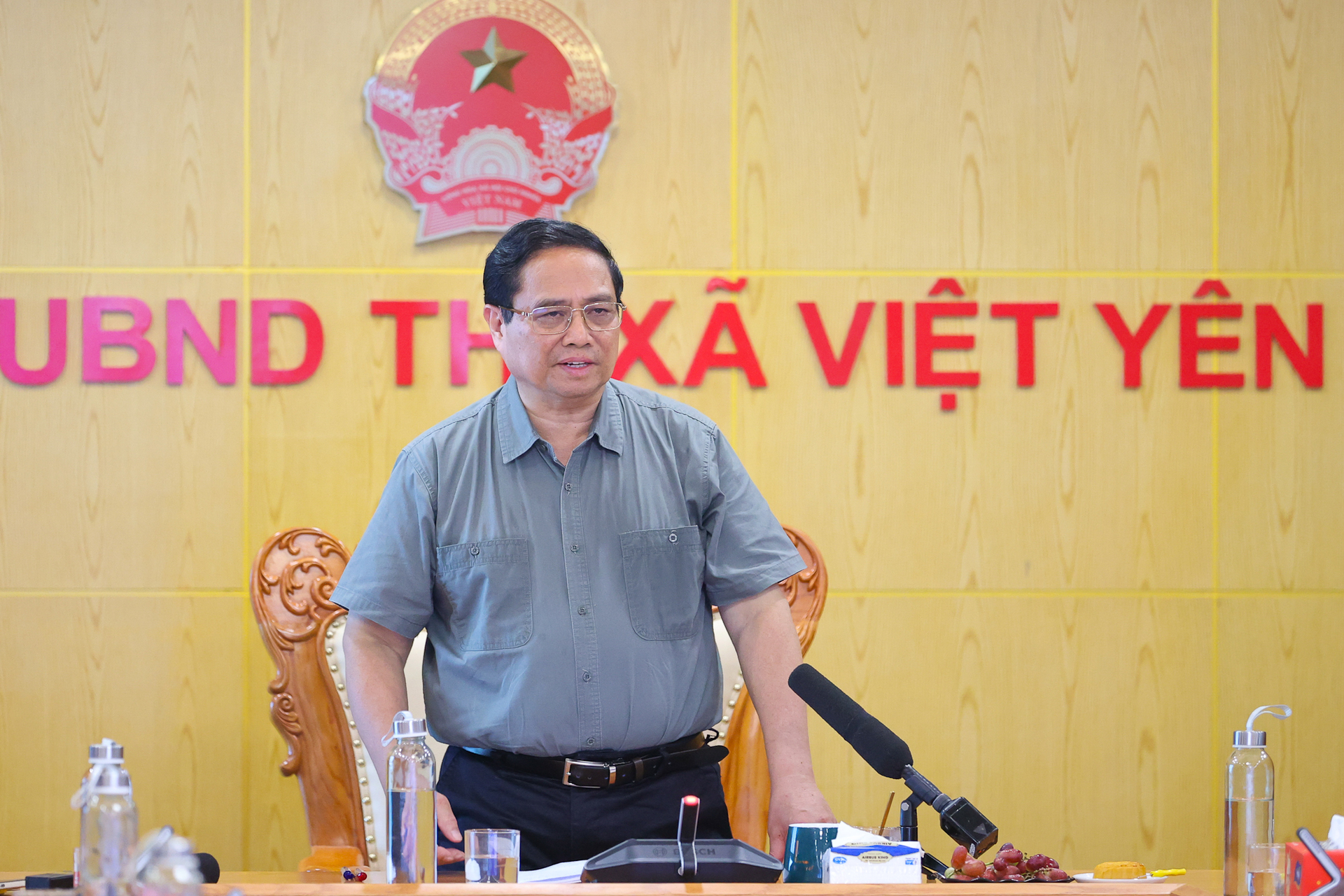 thu tuong pham minh chinh khong de ai bi doi bi ret bi thieu cho o trong mua lu hinh 2