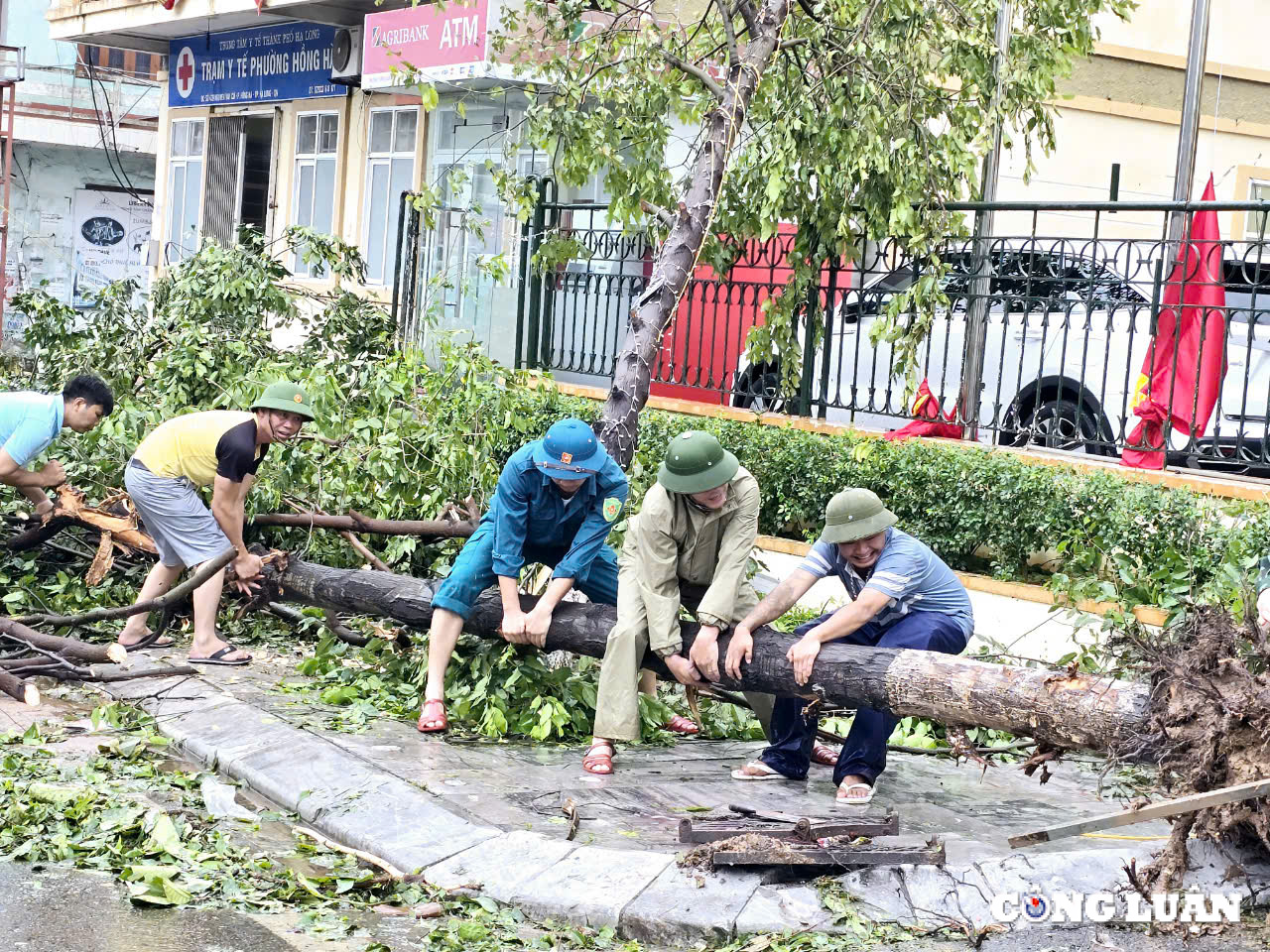 ha long quang ninh dong loat ra quan khac phuc hau qua do bao so 3 gay ra hinh 4