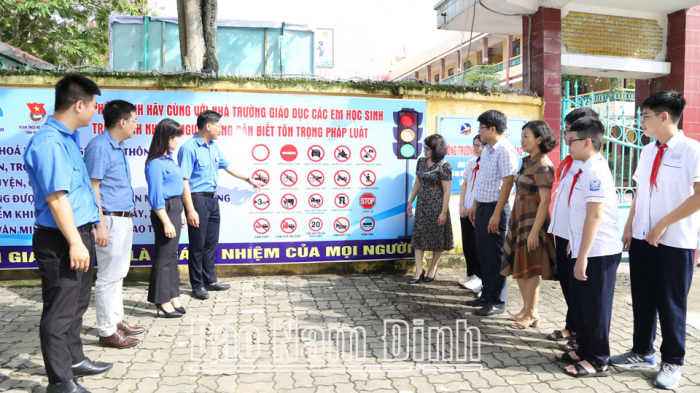 nam dinh tang cuong bao dam trat tu an toan giao thong cho lua tuoi hoc sinh hinh 1