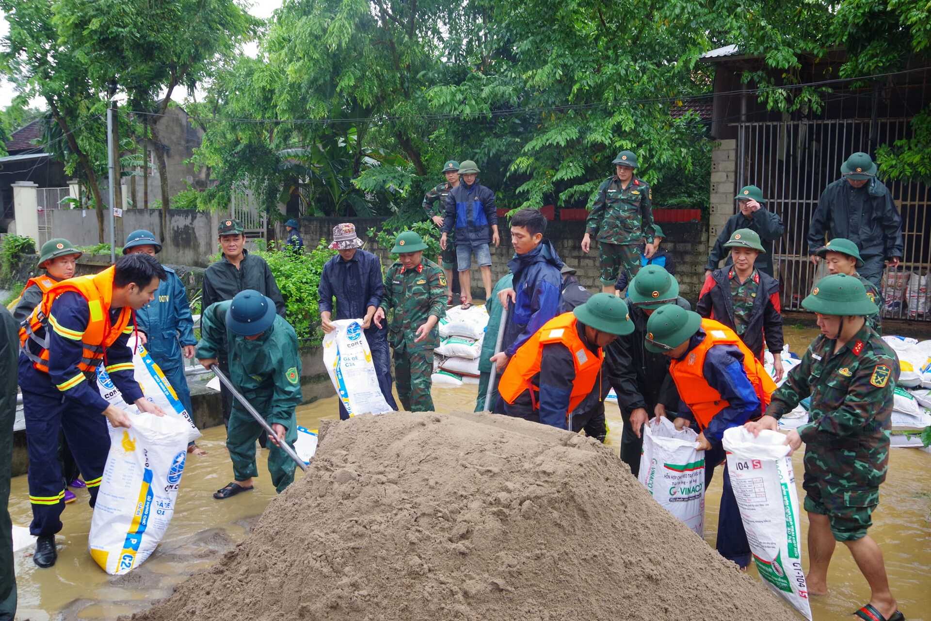 vinh phuc huy dong toi da luc luong san sang co dong tham gia ung pho voi mua lu hinh 1