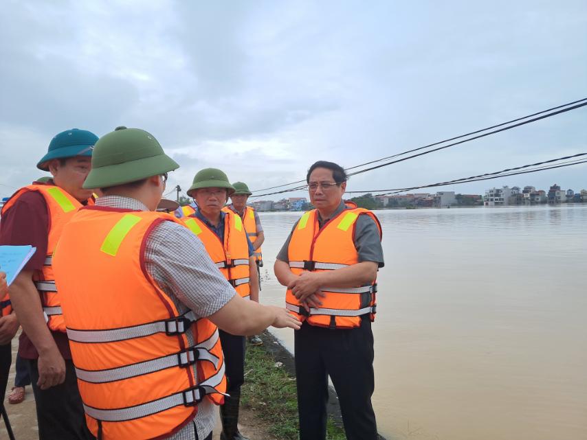 thu tuong pham minh chinh khong de ai bi doi bi ret bi thieu cho o trong mua lu hinh 3