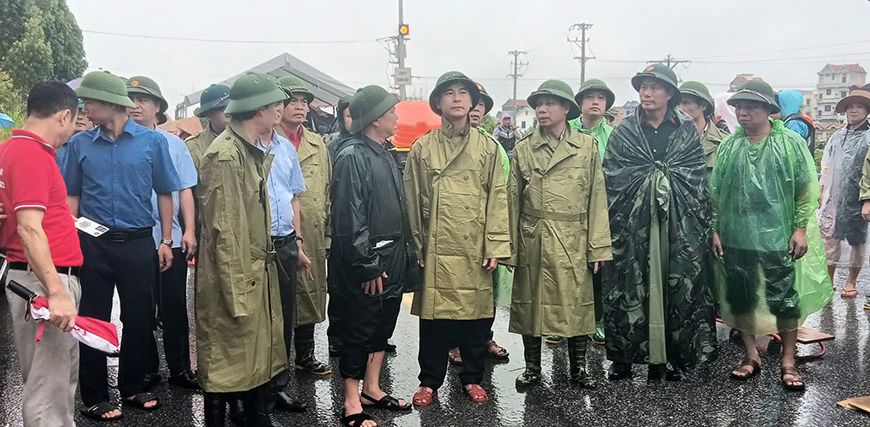 huyen lap thach vinh phuc di doi nguoi dan xa son dong ra khoi vung ngap lut hinh 2