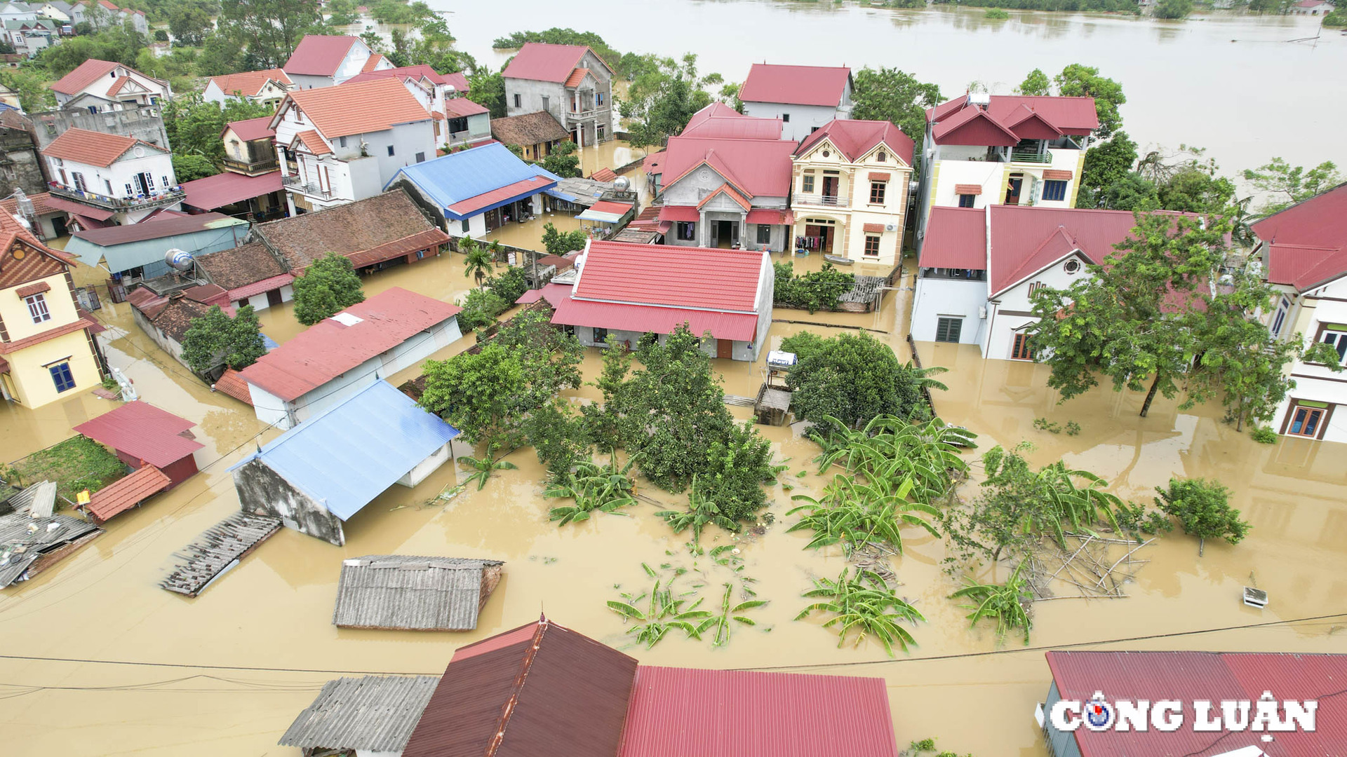 ha noi toan canh nuoc lu bua vay xa viet long huyen soc son hinh 6