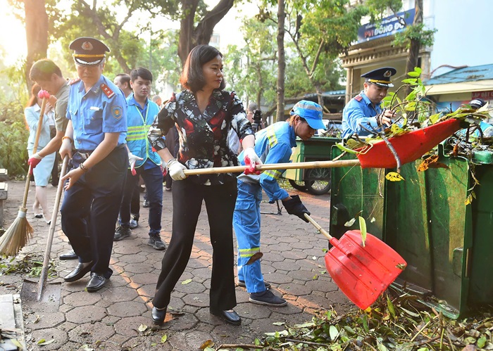 bi thu ha noi cung nguoi dan tong ve sinh moi truong sau bao so 3 hinh 2