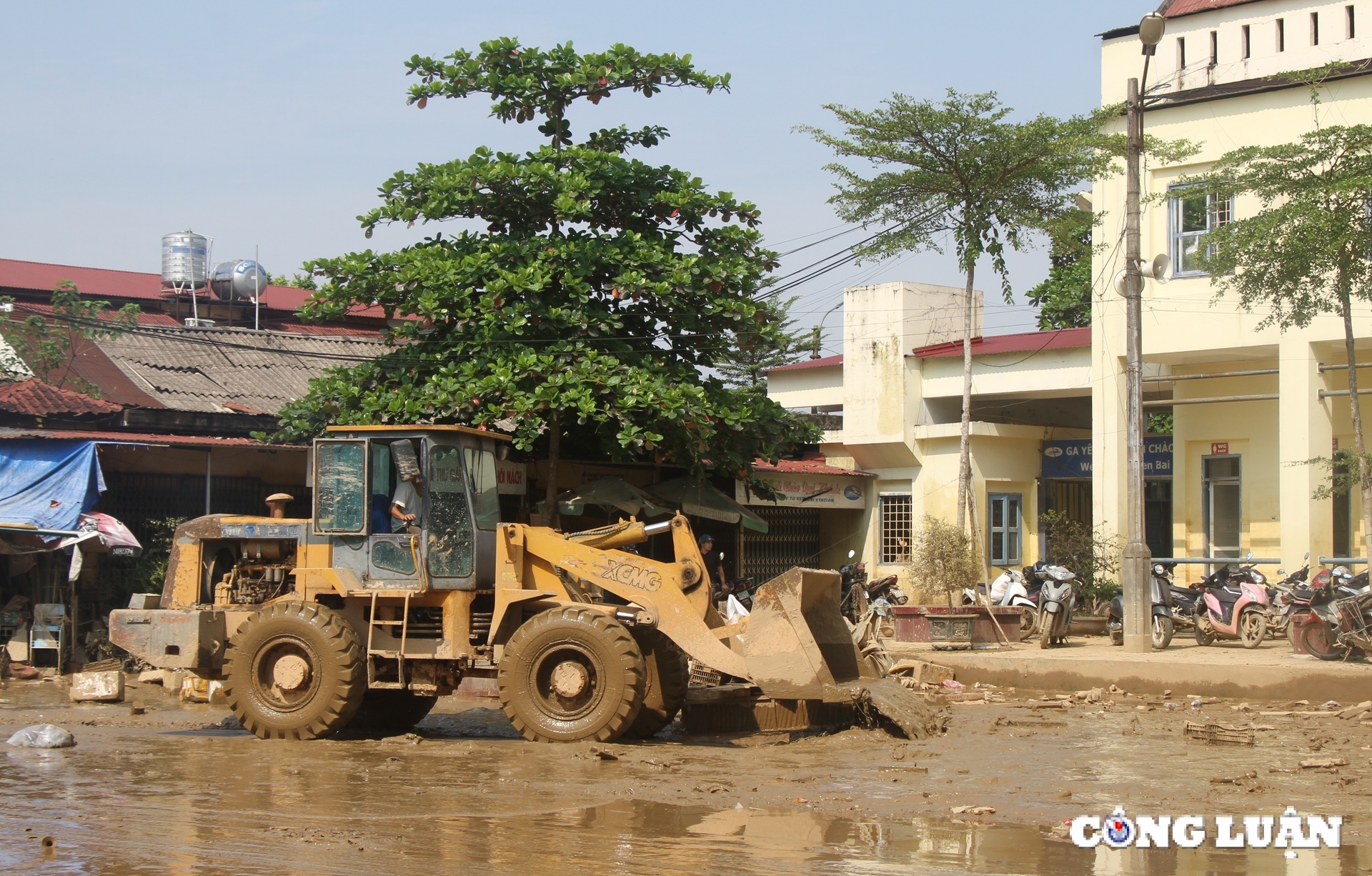 ha tang duong sat phia bac thiet hai nang do mua lu hinh 3