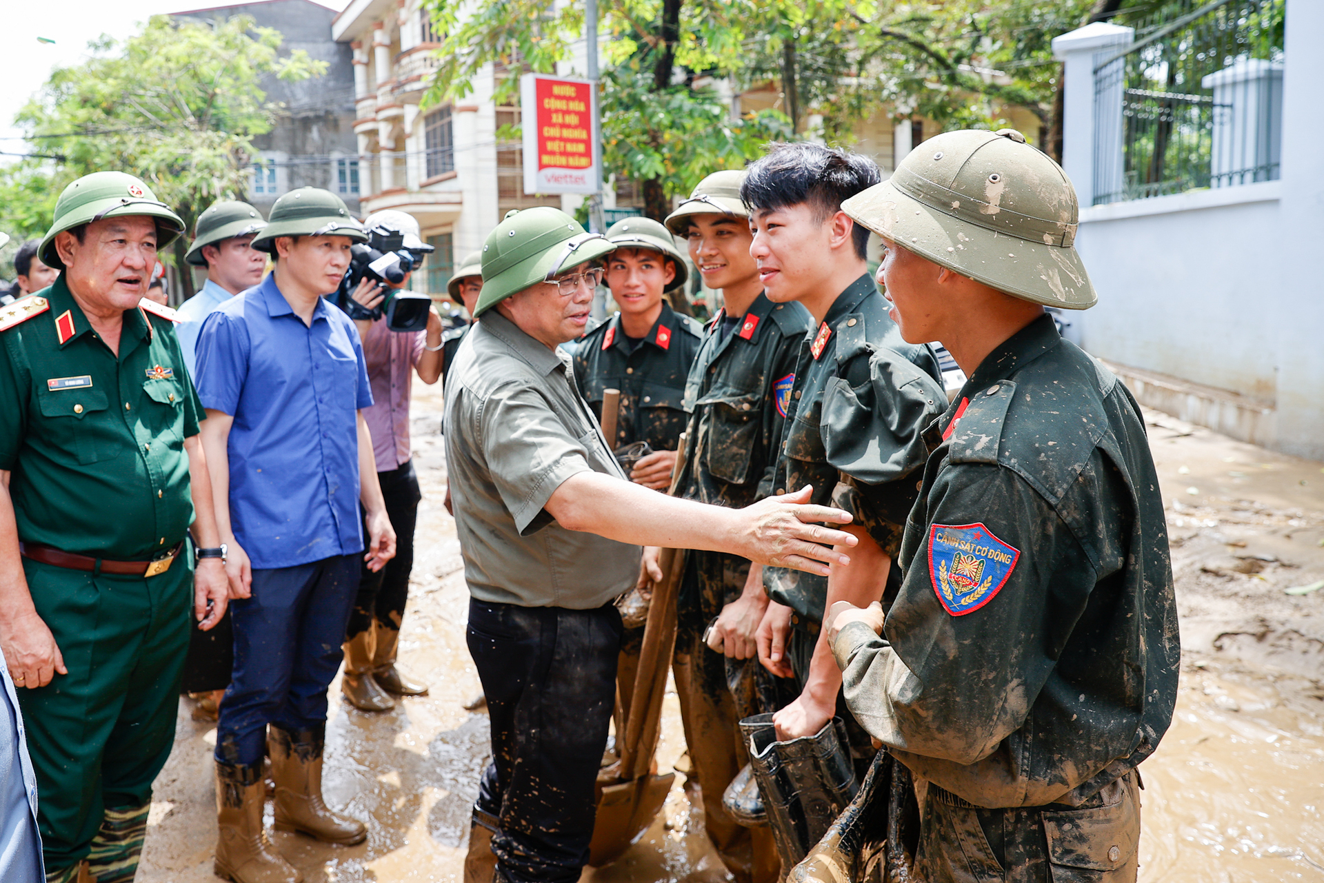 chinh phu yeu cau tap trung cao do thuc hien ke hoach va phuong an khac phuc hau qua bao so 3 hinh 1