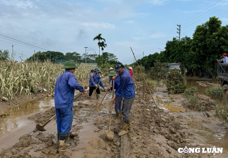 duong sat tam dung chay tau tuyen ha noi  lao cai den ngay 22 9 hinh 1