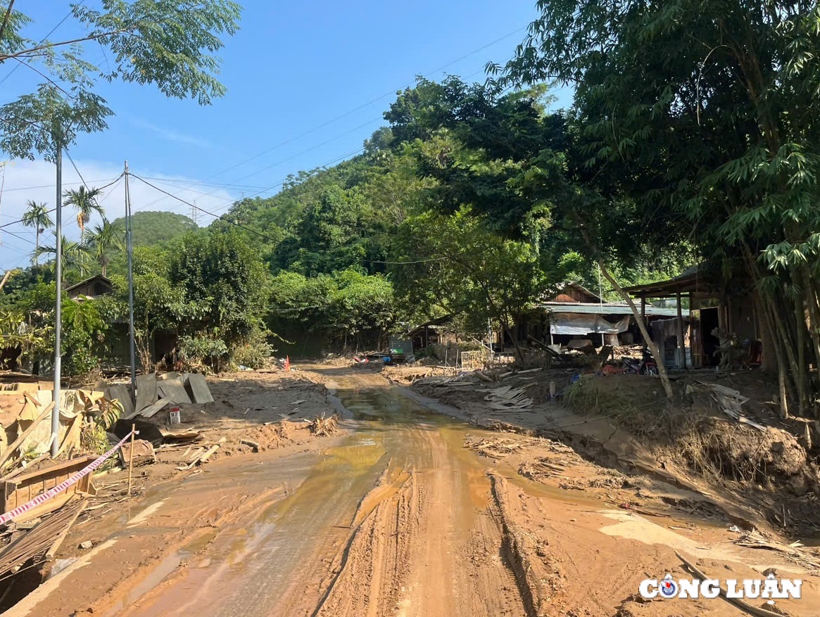 huy dong moi nguon luc khac phuc hau qua mua lu gay ra voi ha tang giao thong hinh 1