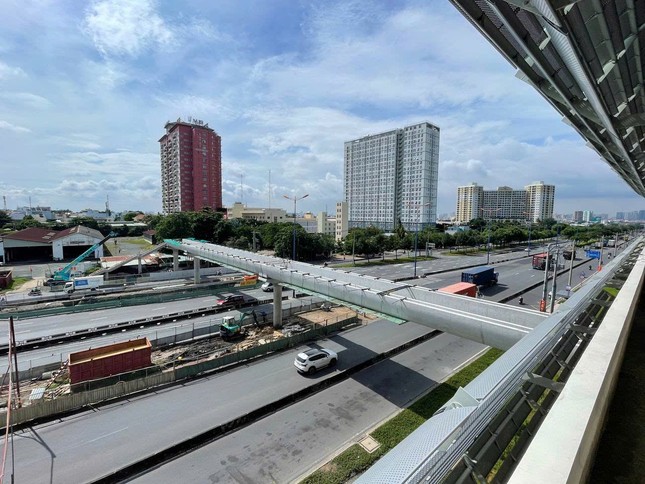 hoan thanh ket noi cau bo hanh cac nha ga tren cao rut ngan tien do tuyen metro so 1 hinh 1