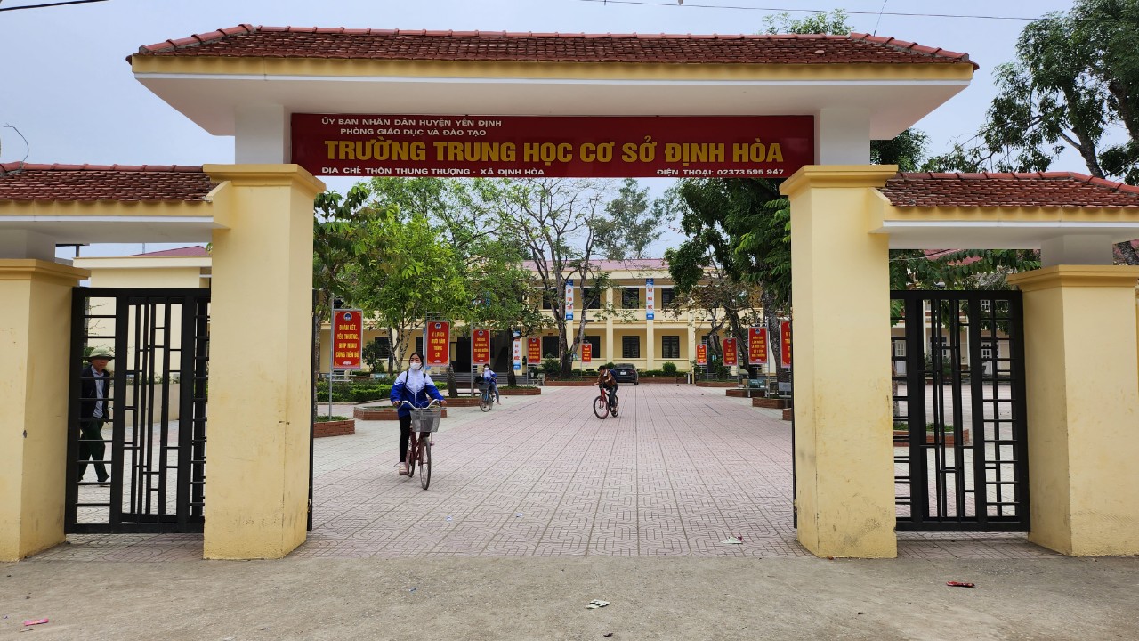 truong trung hoc co so dinh hoa no luc xay dung truong chuan quoc gia muc do2 hinh 1