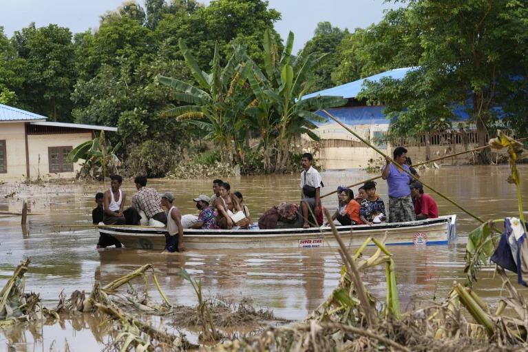 thuong vong lon o myanmar day so nguoi chet vi bao yagi o dong nam a len hon 500 hinh 1