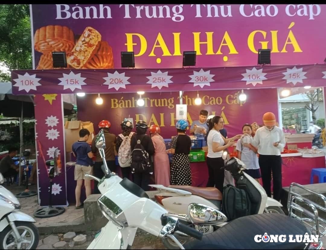 hau trung thu quay banh e dong loat ha gia sap san hinh 1