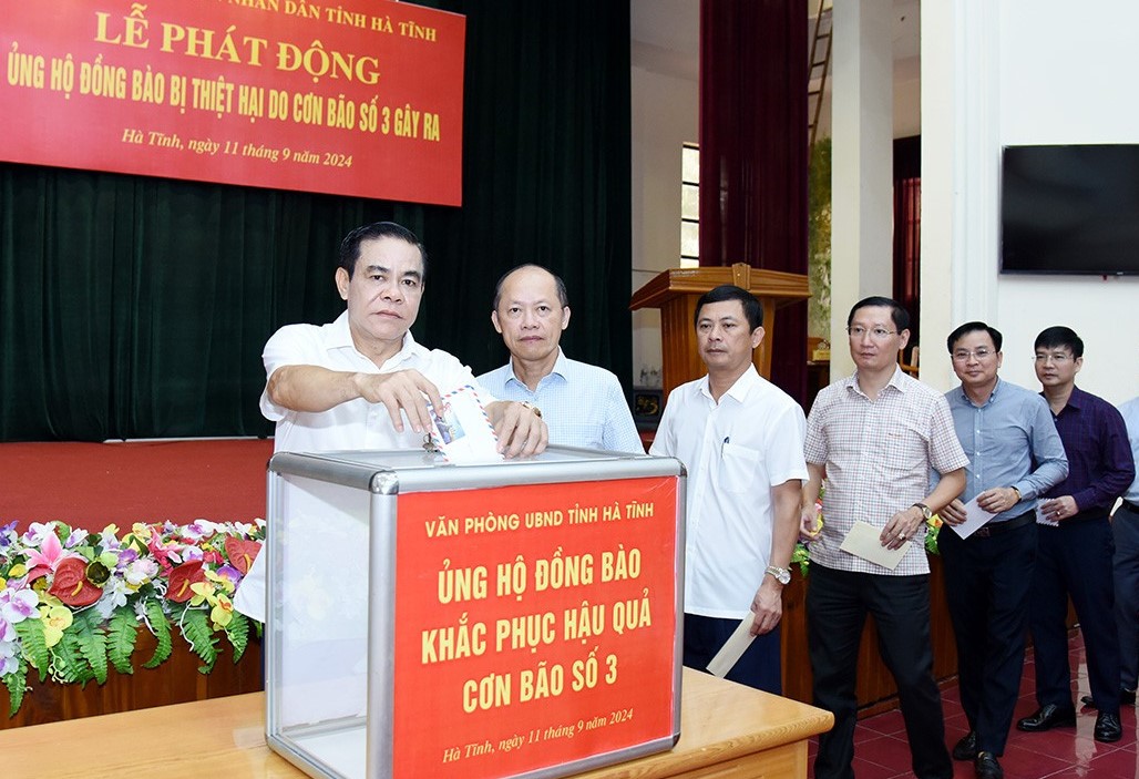 ha tinh van dong hon 46 ty dong ho tro cac tinh phia bac bi thiet hai do bao lu hinh 1