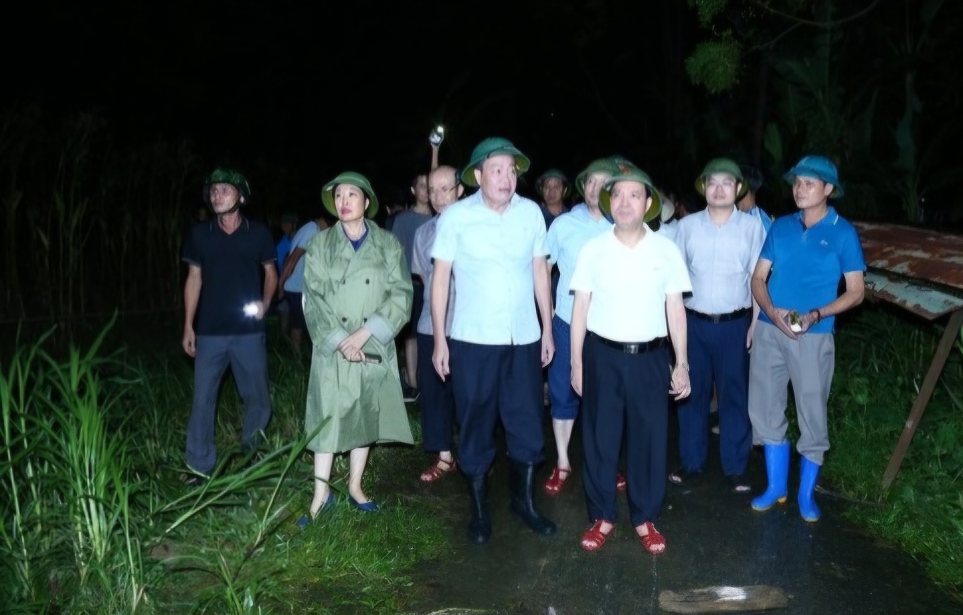 kiem tra viec van hanh xa lu tai ho chua nuoc cua dat hinh 5