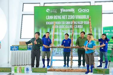 vinamilk tich cuc thuc hien du an cach rung netzero huong den trung hoa khi nha kinh hinh 5