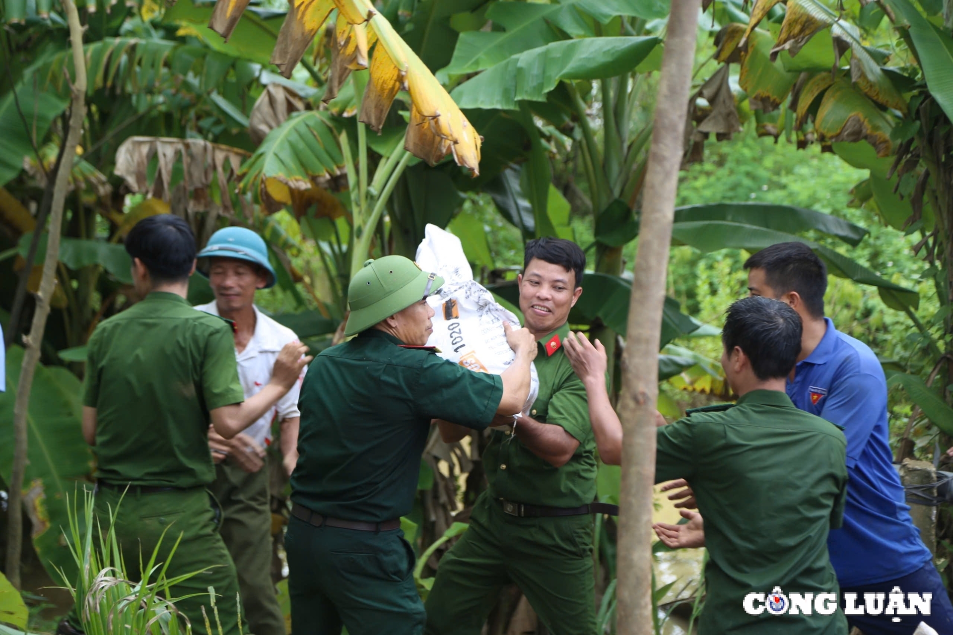 chung suc phong chong va giam thieu thiet hai do thien tai bao lu hinh 3