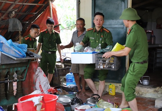 thanh hoa don dep ve sinh sau mua lu hinh 3