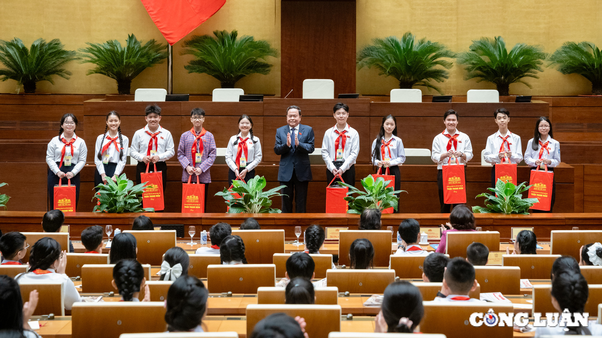 phien hop gia dinh quoc hoi tre em khoi day khat vong cong hien va lam ro cac van de cu tri tre em quan tam hinh 10